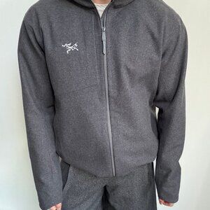 Arc'teryx Sawyer Wool Hoody in black, made with Merino wool. Brand new, unused,